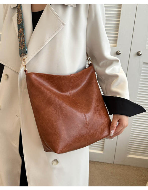 Load image into Gallery viewer, Women&#39;s Shoulder Bag With Ethnic Style Wide Shoulder Strap Ins Large Capacity Bucket Crossbody Bags Fashion Handbag
