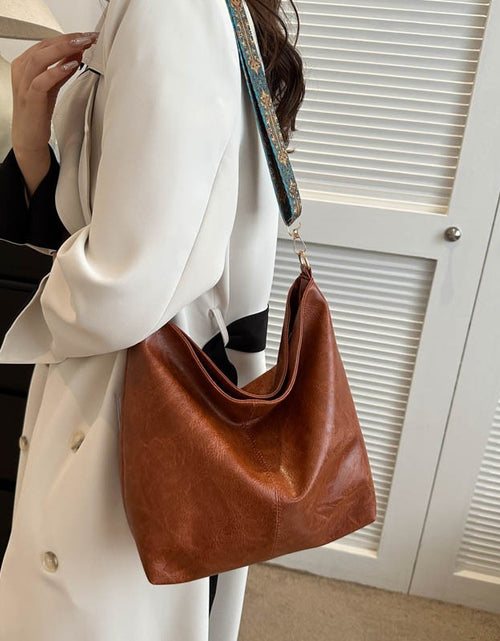 Load image into Gallery viewer, Women&#39;s Shoulder Bag With Ethnic Style Wide Shoulder Strap Ins Large Capacity Bucket Crossbody Bags Fashion Handbag
