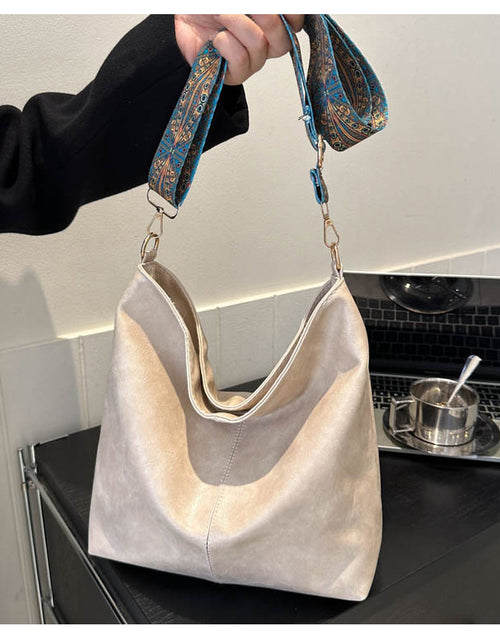 Load image into Gallery viewer, Women&#39;s Shoulder Bag With Ethnic Style Wide Shoulder Strap Ins Large Capacity Bucket Crossbody Bags Fashion Handbag
