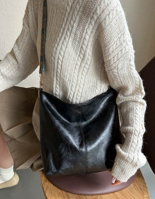 Load image into Gallery viewer, Women&#39;s Shoulder Bag With Ethnic Style Wide Shoulder Strap Ins Large Capacity Bucket Crossbody Bags Fashion Handbag
