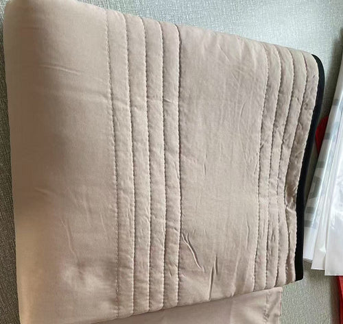 Load image into Gallery viewer, Cooling Blankets Pure Color Summer Quilt Plain Summer Cool Quilt Compressible Air-conditioning Quilt Quilt Blanket
